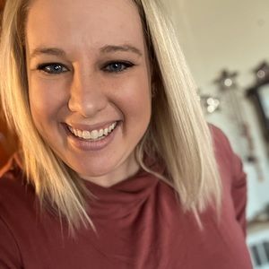 Meet your Posher, Whitney